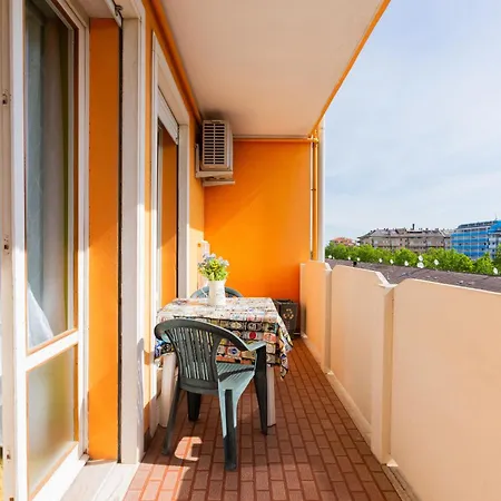 Itu Apartment *